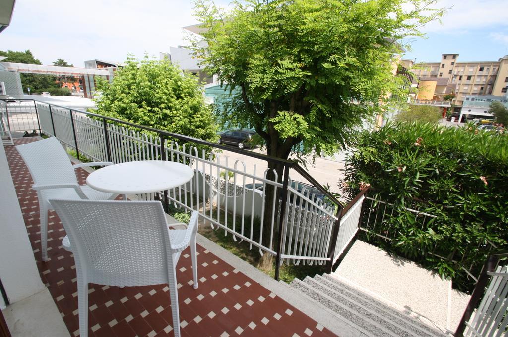 Villa Ca'Bianca Bibione Ruang foto